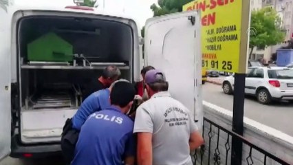 'Kovid-19 bulaşır' endişesiyle hastaneye gitmek istemeyen çiftin oğulları yatağında ölü bulundu - ANTALYA