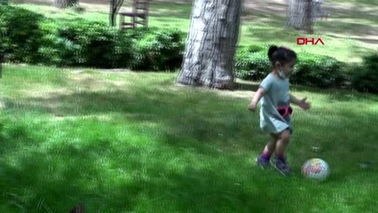 Çocuklar hayvanat bahçesine akın etti