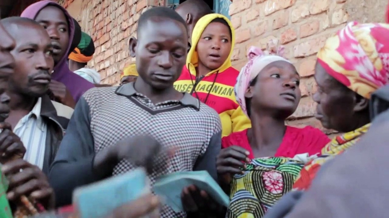 Burundi elections: ruling party candidate Evariste Ndayishimiye votes