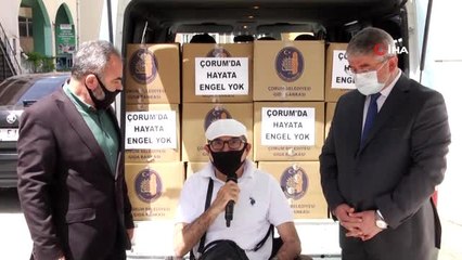 Çorum Belediyesi'nden engelli vatandaşlara gıda yardımı
