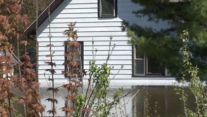 Flood emergency issued as water encroaches homes