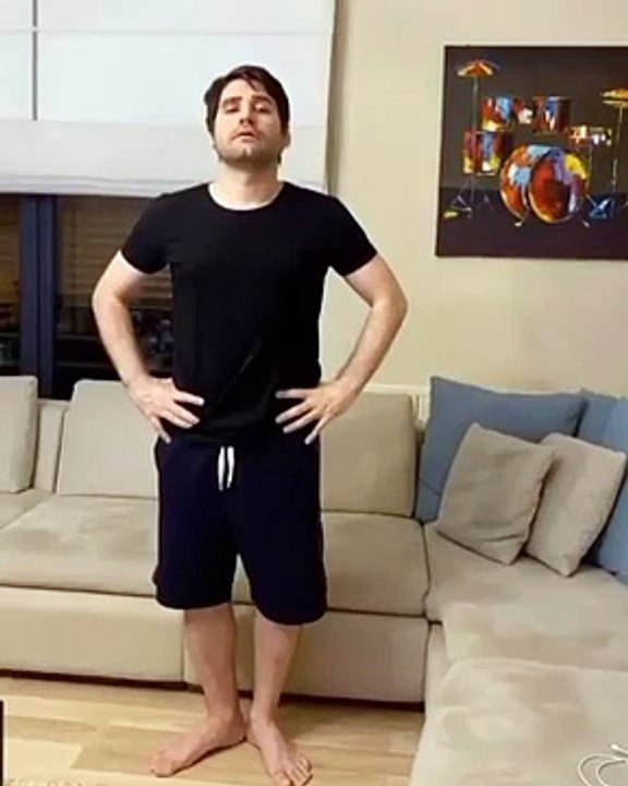 Ceyhun Fersoy'dan Survivor Berkan ve Acun Ilıcalı taklidi