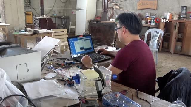 3 ay sabahlara kadar çalışarak taşınabilir solunum cihazı üretti