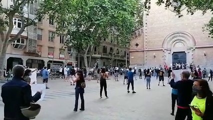 Concentració a la plaça de la Virreina