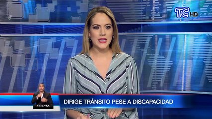 Agente de la CTE dirige el tránsito pese a su discapacidad
