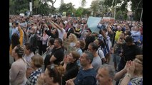 Dy orë protestë dhe peticion për Teatrin! Opozita sërish jashtë podiumit, Budina: Flasin vetëm ata
