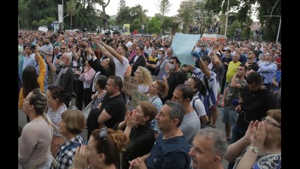Dy orë protestë dhe peticion për Teatrin! Opozita sërish jashtë podiumit, Budina: Flasin vetëm ata