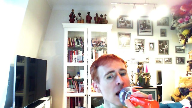 Wiwi égratigne un jour comme un autre