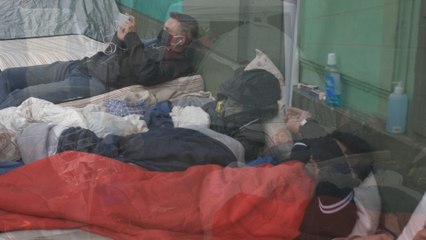 Unos 600 venezolanos siguen acampados en Chile pidiendo ser repatriados
