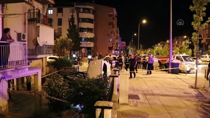 Denizli'de kontrolden çıkan otomobil bahçeye girdi