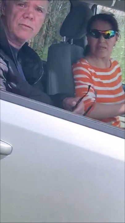 Un couple se fait prendre la main dans le sac en jetant leurs pneus dans la rue à Saint-Jean-sur-Richelieu