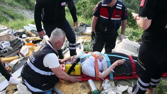 Fotoğraf çekerken 100 metrelik uçuruma yuvarlanan genç kız, 2 saatte kurtarılabildi