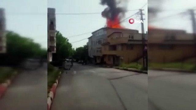 Sultanbeyli’de çatı katı alev alev böyle yandı