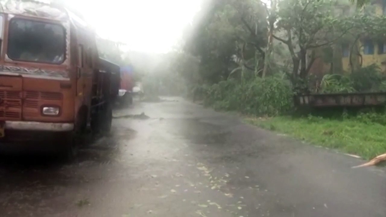 'Amphan': stärkster Zyklon seit mehr als 20 Jahren tobt über Bangladesch und Indien