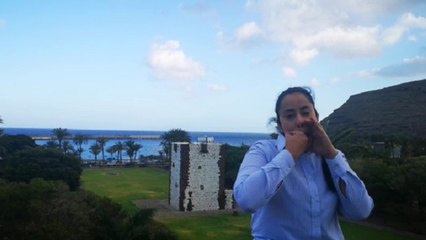 Habitantes de La isla de La Gomera agradecen con silbos a los que colaboran en contra de la crisis