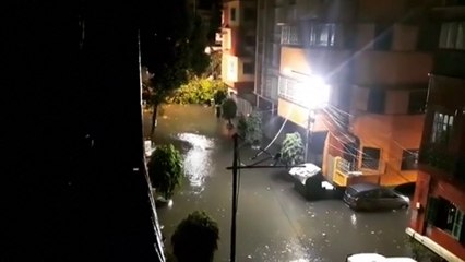Les images des rues inondées de Calcutta après le passage du cyclone Amphan