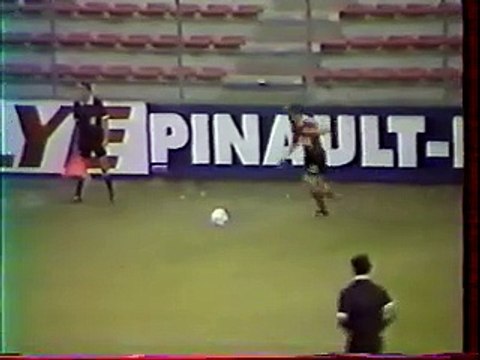 07/08/1993 : Bruno Roux (50') : Rennes - Valenciennes (2-1)