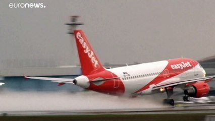 Ultime dal cielo: Easyjet riparte a metà giugno. Merkel aiuta Lufthansa