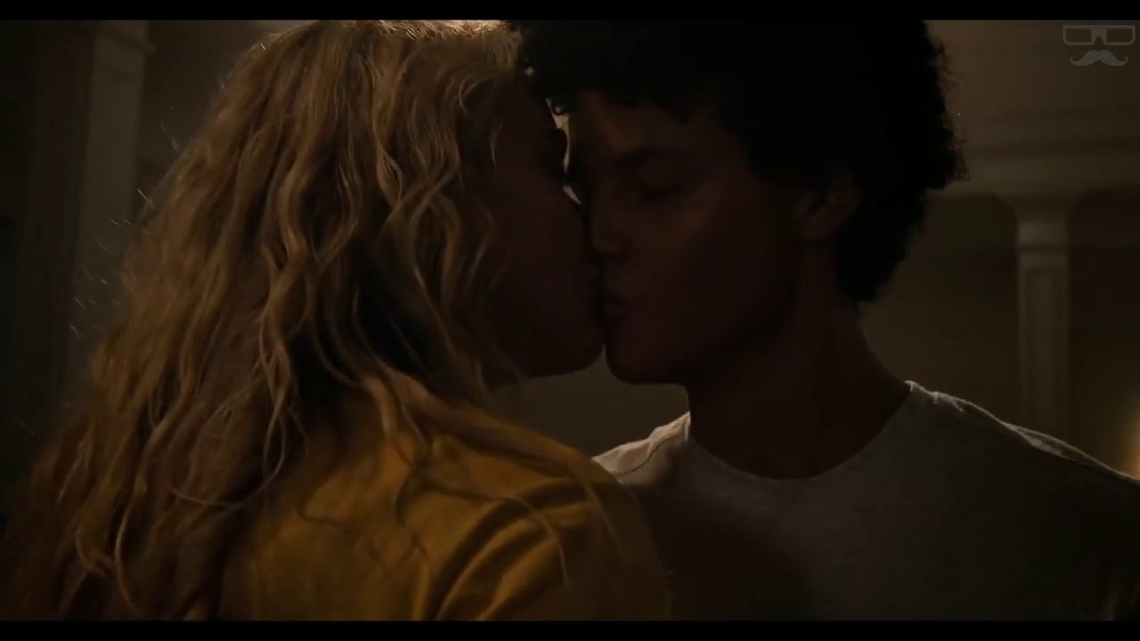 The Society - Kiss Scene (Kathryn Newton and Jacques Colimon)