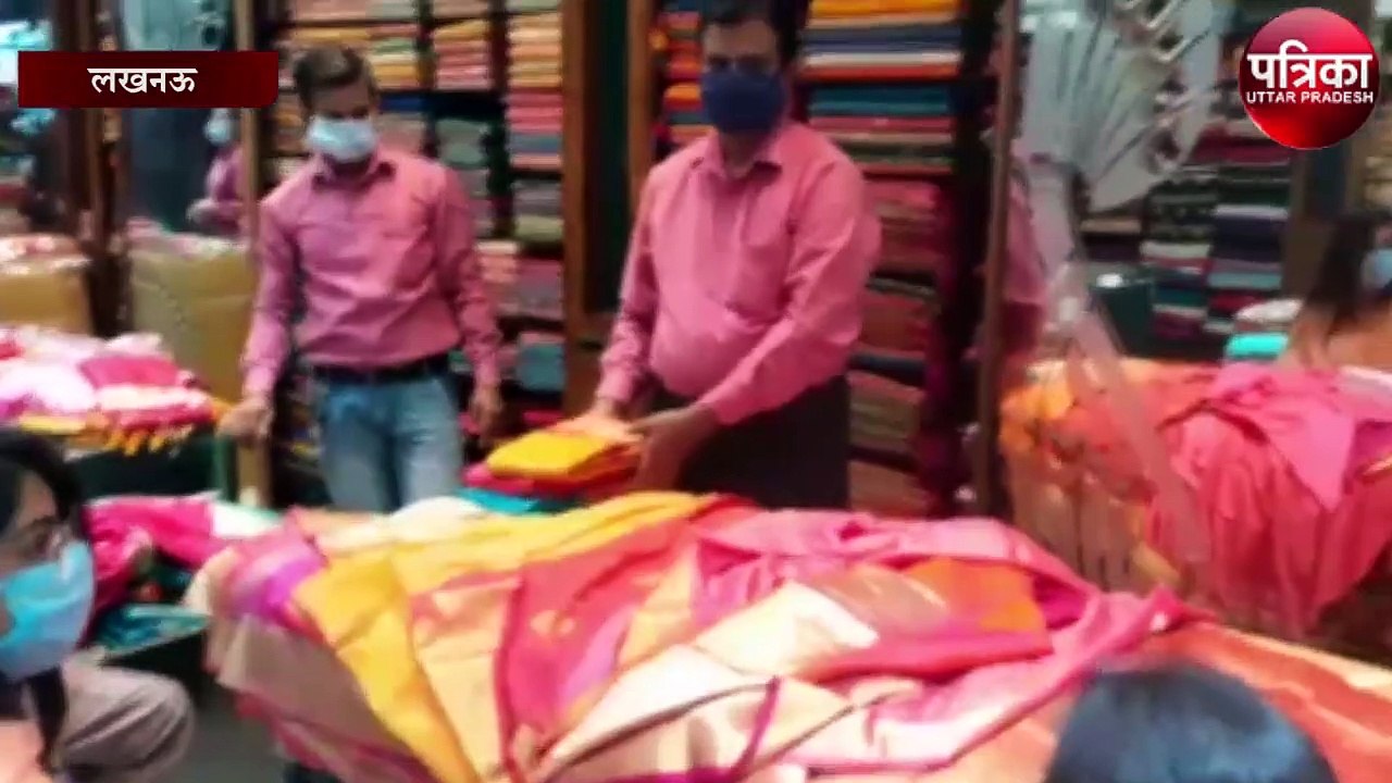 राजधानी में भगवान गणेश की पूजा के बाद खुली दुकाने शुरू किया काम