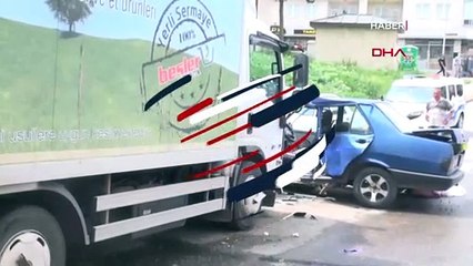 Kaza yapan otomobilin bagajından 'buzağı' çıktı