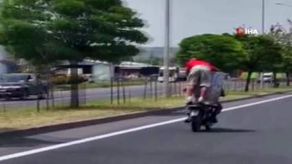 Tekirdağ'da şoke eden görüntü...İki kişi bindikleri motosiklette dev varili taşıdılar