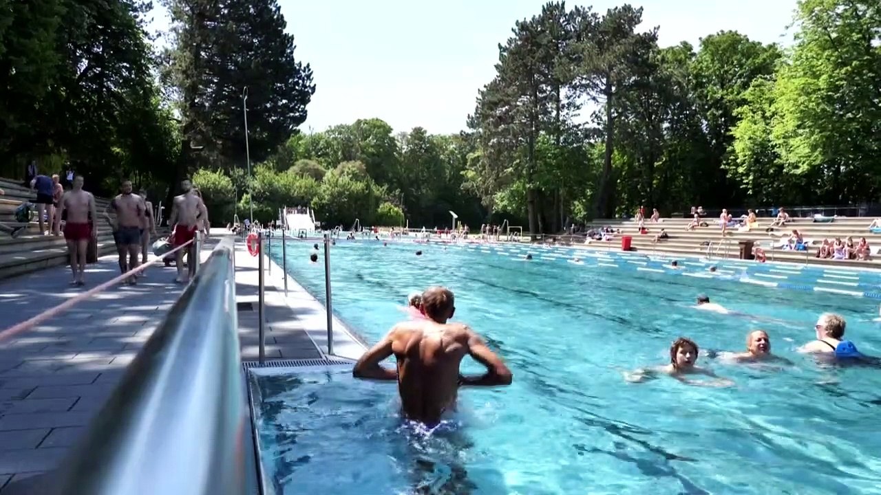 Freibadsaison in NRW eröffnet: "Corona-Kilos müssen wieder runter"