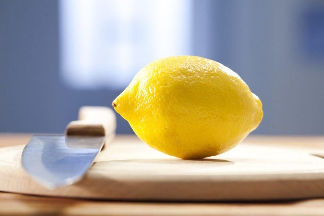 How to Juice a Lemon without Cutting It