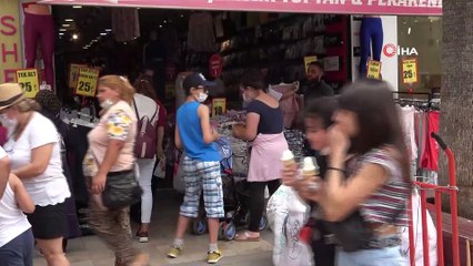 Kısıtlama kararı bayram alışverişini olumsuz etkiledi