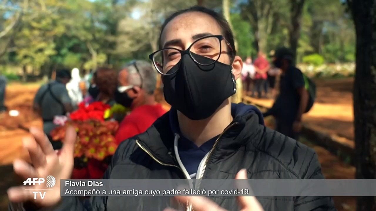 Entierros en cadena en el mayor cementerio de América Latina