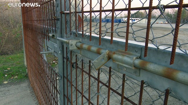 Η Ουγγαρία κλείνει τις «ζώνες τράνζιτ» για τους αιτούντες άσυλο