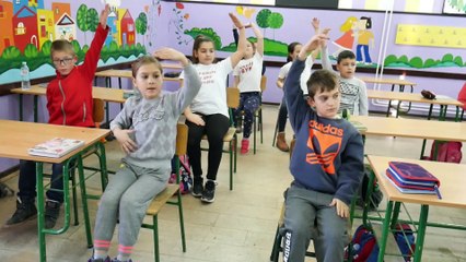 OŠ "Vuk Karadžić" vežbe za zdrav rast