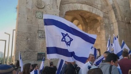 Banderas israelíes en la muralla para festejar "reunificación" de Jerusalén