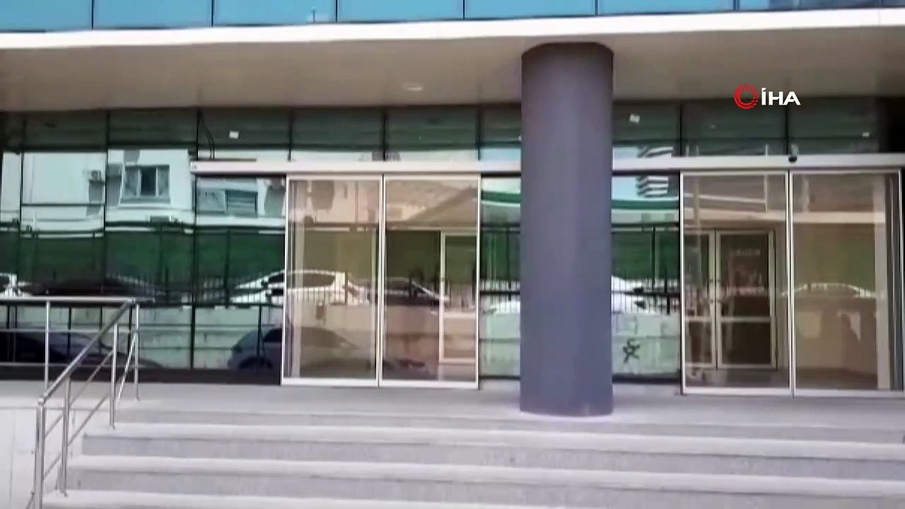 Uyuşturucu satıcısı kadından 800 gram toz esrar çıktı