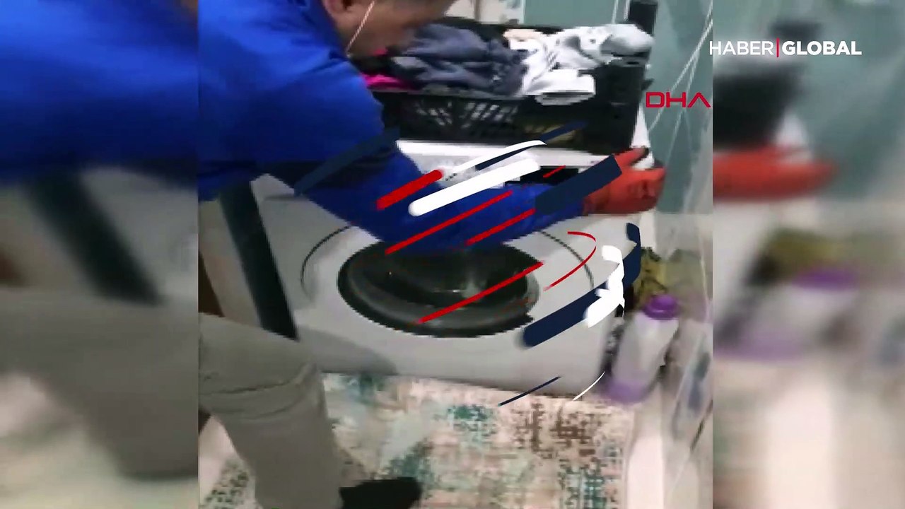 Tam 7 bin paket... Çamaşır makinesinin altındaki gizli bölmeden çıktı!