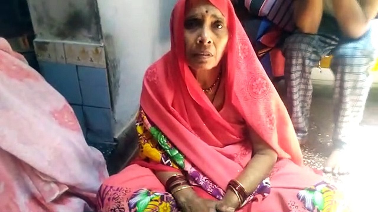 एक ही परिवार की तीन मौतों से दहला झांसी, माता-पिता और बेटा ने जहर खाकर की आत्महत्या