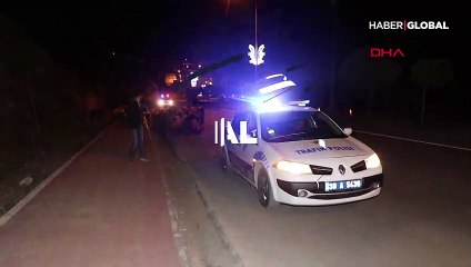 Koyun sürüsü karayoluna indi, polis önlem aldı