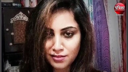 हॉटनेस की सारी हदे पार कर अर्शी खान ने होली पर शेयर की ये फोटो