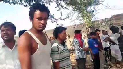 पशुओंं के बाड़े में अचानक लगी आग