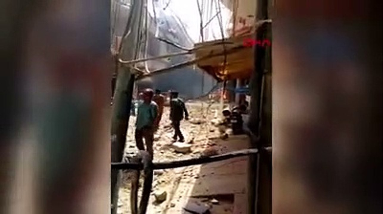 Pakistan'da yolcu uçağı düştü