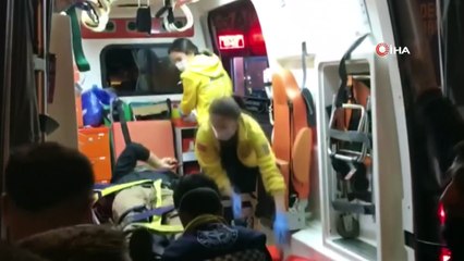 Servisten dönen motokuryeye minibüs çarptı