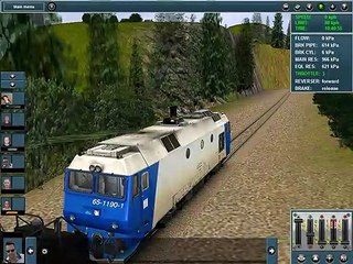 Locomotivă de ajutor pentru un tren de marfă, tras de o aburoasă americană