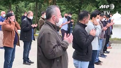 مراسم الدفن تتغيّر في تركيا في زمن كوفيد-19