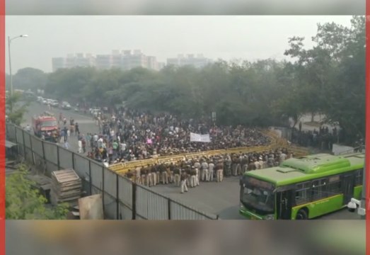 JNU: Clash between students, police over hostel fee hike