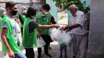 Gönüllü gençler sokağa çıkma izninde 115 aileye iftarlık ulaştırdı - ELAZIĞ