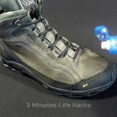 It turns out that wax can make your shoes brand new again ...!