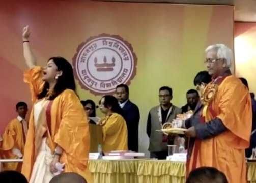 Jadavpur University student chants 'Inquilab Zindabad' at convocation