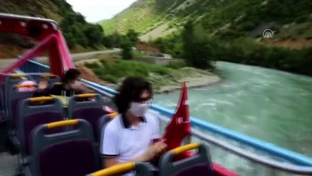 Tunceli'de 'Vefalı eller' gençlere Munzur ve Pülümür Vadisi'ni gezdirdi