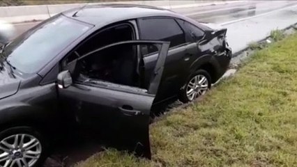 Carro roda na pista e acaba atingido por caminhão na PRc-467