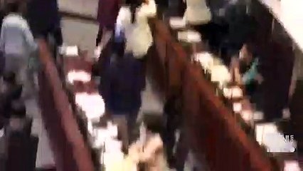 Hong Kong Meclisi yine karıştı